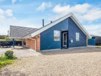 Tranquil Oasis in Henne Strand-by Traum - parking