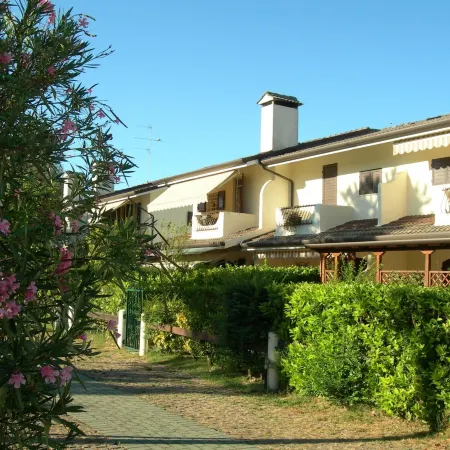 Feel at Home in Our House with Garden