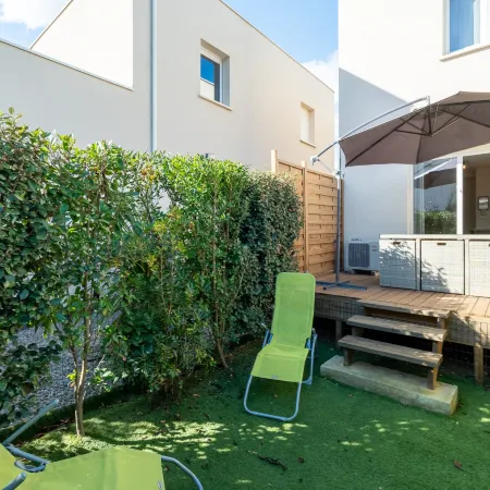 Bright Retreat Near Beach