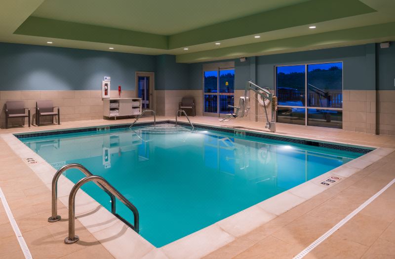 Holiday Inn Express & Suites Farmville by IHG photo 2
