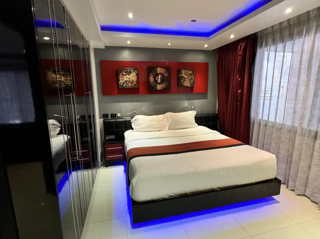 L08 Bangla Suites, Modern Studio On Bangla Road - Patong Beach