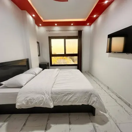 2BR Apartment •Side Sea View • Pool •Turtles Beach