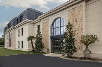 Best Western Plus Hotel Saint-Roch Orleans Pure Mission附近的飯店