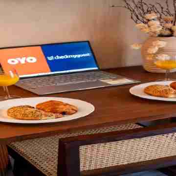 Appartement moderne - AC-1BR-4P- Genève Dining/Meeting Rooms