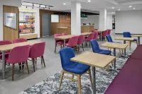 Home2 Suites by Hilton Frankenmuth - breakfast