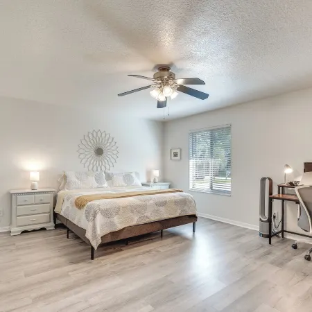 Heated Pool & 4-in-1 Grill: Spring Hill Haven!