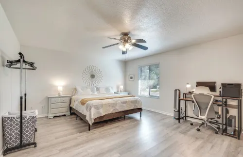Heated Pool & 4-in-1 Grill: Spring Hill Haven! - chambre d’hôtes