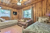 Rainbow River Oasis w/ Kayaks + Furnished Sunroom! - 3 stjerner