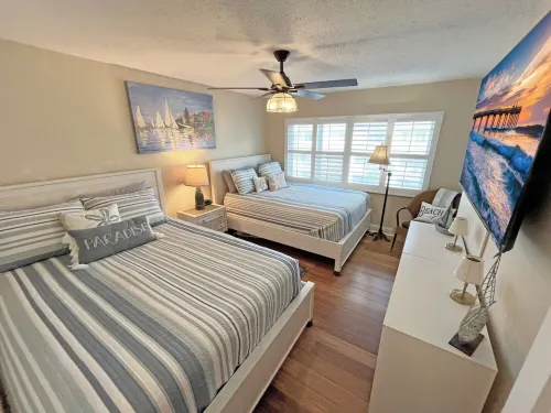 Crescent Beach D-10 Four Wind Condo Hotels in Crescent Beach