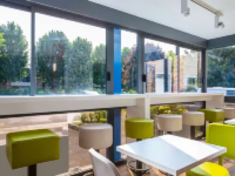 馬恩河谷宜必思快捷謝勒飯店