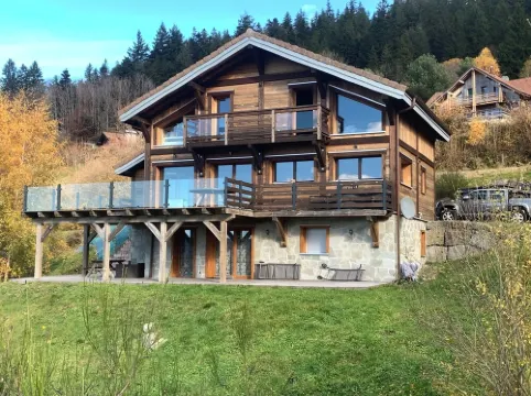 Seasonal Rental Self-Contained Apartment in Chalet with View of the Lake and Gerardmer