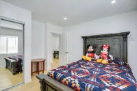 Pico Rivera Vacation Rental ~ 20 Mi to Disney Hotels in Pico Rivera