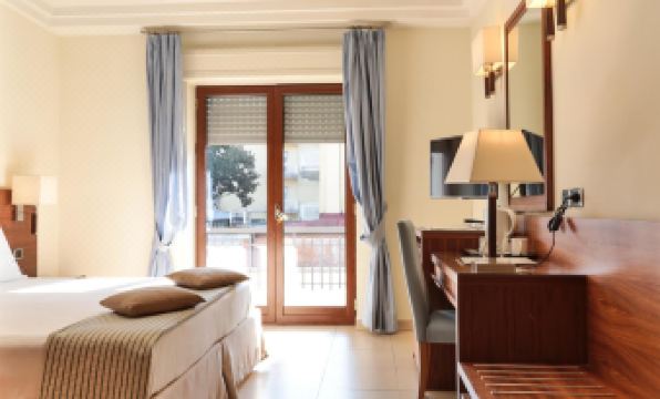 Suites & Residence Hotel