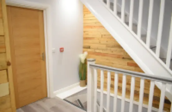 Charming 5 Bedroom Home in High Wycombe Perfect for Families