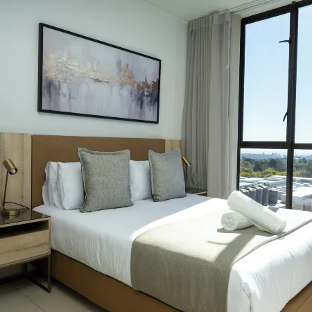 One Rosebank Executive Apartment Hotel Отели рядом с достопримечательностью «Торговый центр Killarney»