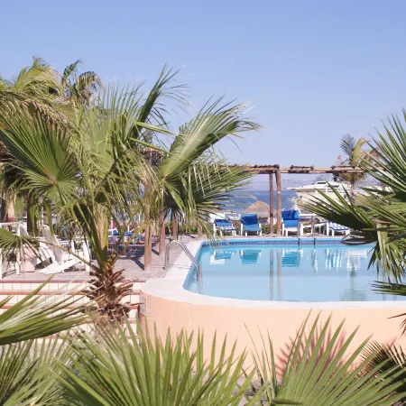 Club Cantamar Beach Hotel & Marina