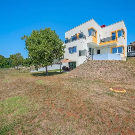 Villa Cedar - Fully Equipped Villa With 4 big Rooms for 8 Guests and a Seaview