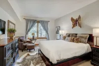 2 Br Condo Arrowhead Village, Walking Distance to Lift - Parkering
