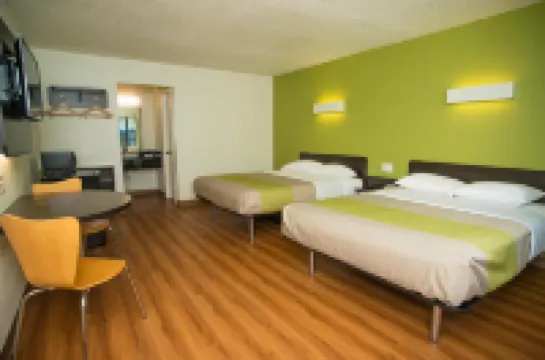 Motel 6 Palestine, TX