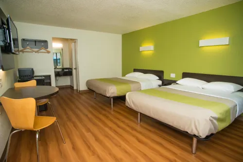 موتل 6 بالاستاين، تكساس فنادق في بالستاين