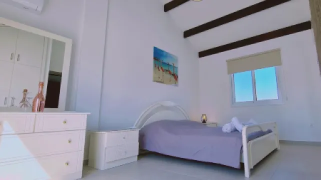 48 PER - Mellissa Villa