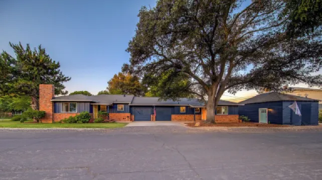 Folsom Old Town Escape - Beautifully renovated, short walk to Historic Folsom!