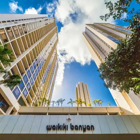 Remodeled 1Br Near Waikiki Beach with Free Parking!