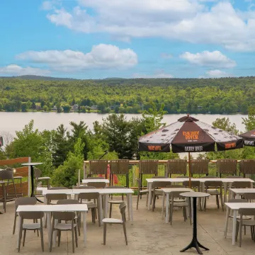 Au Sommet du Lac Magog