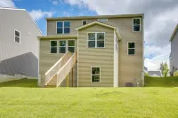 Private Backyard! Spacious Home 25 Mi to Columbus