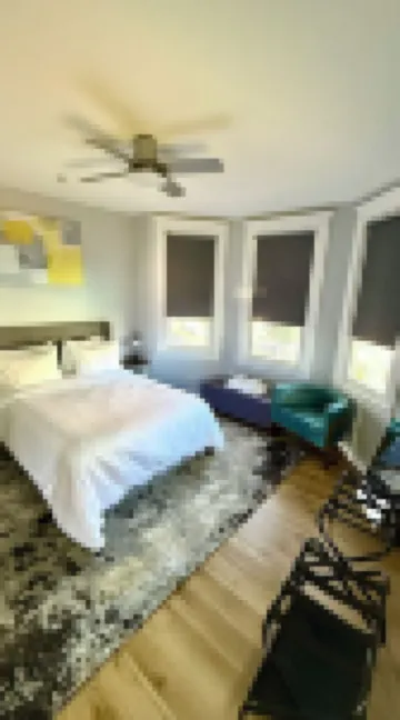 Charming suite with patio, heating, WiFi, free parking in welcoming New Rochelle