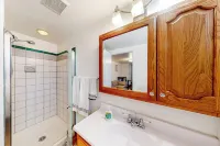 1BR Sunlit Retreat w/ Patio - Near Golf & Parks - 2 estrellas