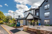 Dulles Suites Hotels in Potomac