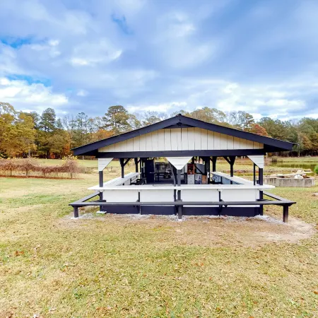 4BR Waterview Home w/ Pool, Fire Pit & Fishing