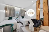 Natural Getaway at Lakeside Orchard Farm Retreat Hotels in Central Valley