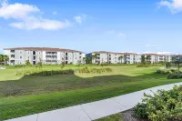 Chic 2 BD/2 BA Condo: Serene Escape in Melbourne