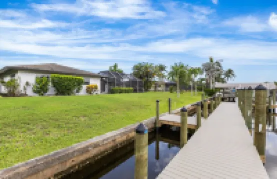 河濱住宅，帶私人碼頭、泳池和海灘 麥格雷戈酒店