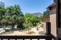Artist’s Oasis •Spacious Mid-Century Home •Private Pool + Sauna •Near Sequoia - 4-Star
