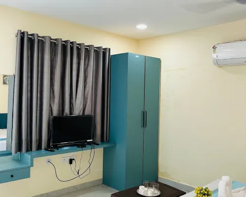 hotel gokul Hotels in Khargone