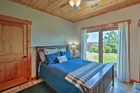 Luxury Family Retreat - Greers Ferry Lake Views! - balcony