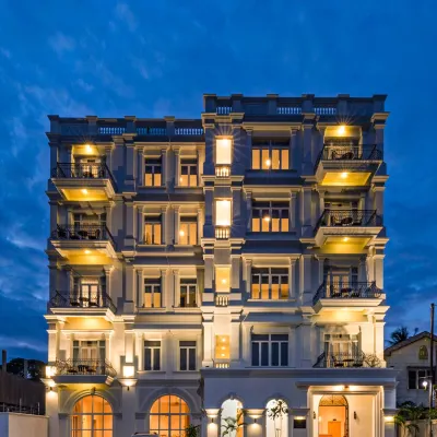 Chateau Kampot Hotels near សួនមាត់ទន្លេកំពង់បាយ