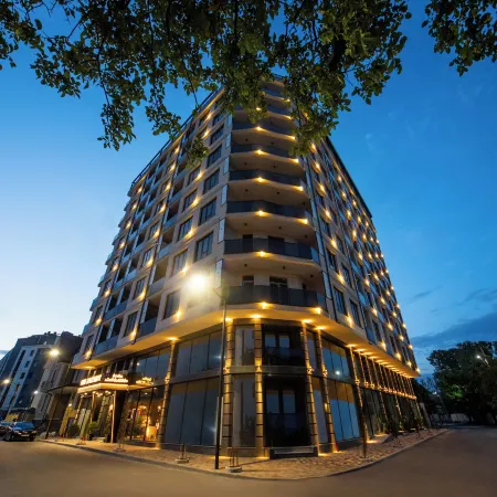 Gori Apartments Отели в г. Гори