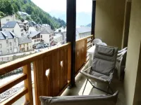 Apartment in Pyrenees with Mountain Views
