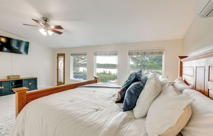 Private Beach, Deck & Grill! Siuslaw River Getaway