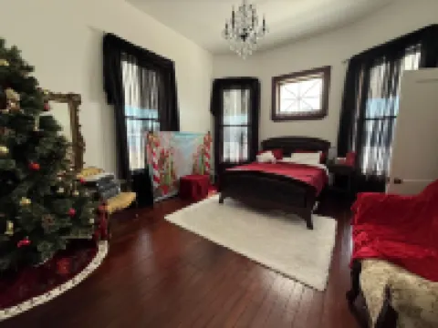 Plenty of Space to Relax! Near Turner Falls and Crossbar Ranch. Sleeps 6