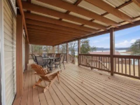 The Lake House     Lake front/Private Dock/ Sleeps 12 Hotels in Grainger County