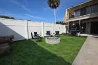 Wall Street Retreat - Modern , Luxury, Near Beach!