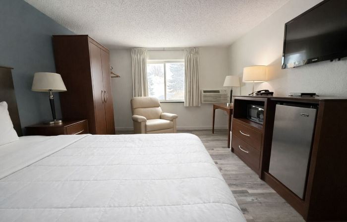 Hotel 8