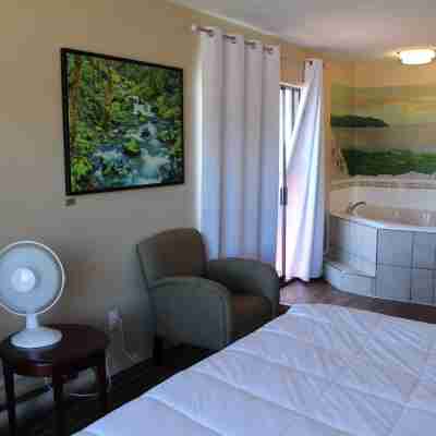 Ramada by Wyndham Campbell River Rooms