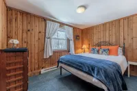 Pet Friendly Secluded 5Br Poconos Lake Retreat with Beach and Skiing - homestay