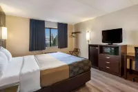 Econo Lodge Darien Lakes